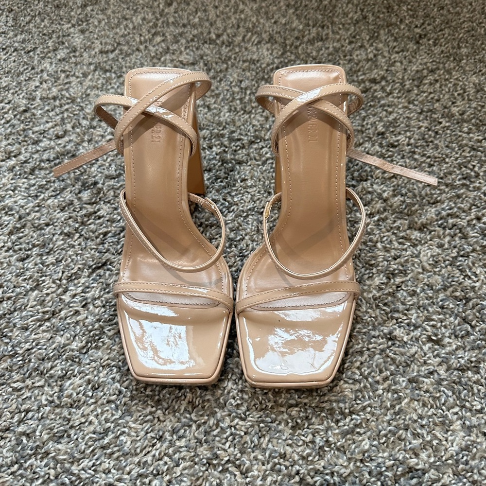 HIGH HEELS